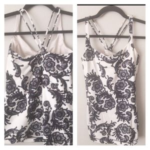 Lululemon Tank size 6